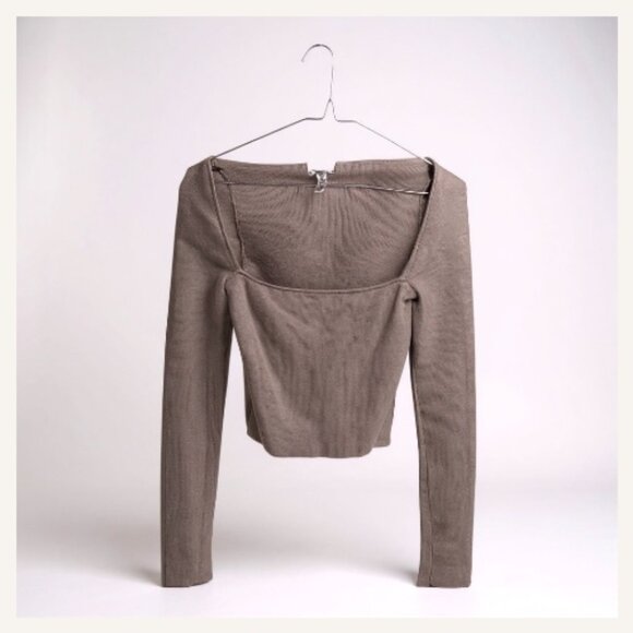 Gray square-neck longsleeve top - Picture 2 of 3